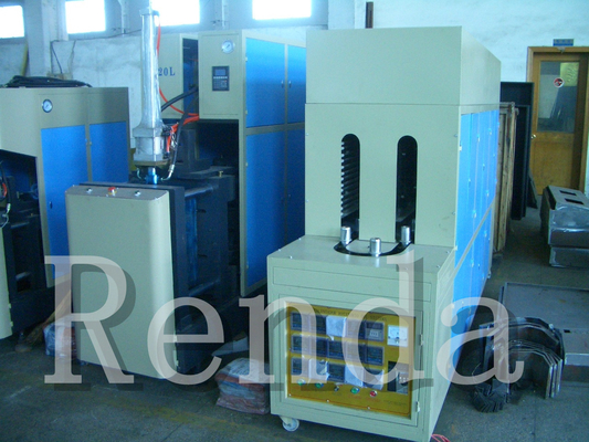 Customized Extraction Bottle Blowing Machines 2000 - 4000 BPH Simple Structure