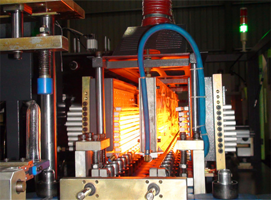 2L Semi Automatic Bottle Blowing Machine 1600BPH in Stretch Blow Moulding Machine